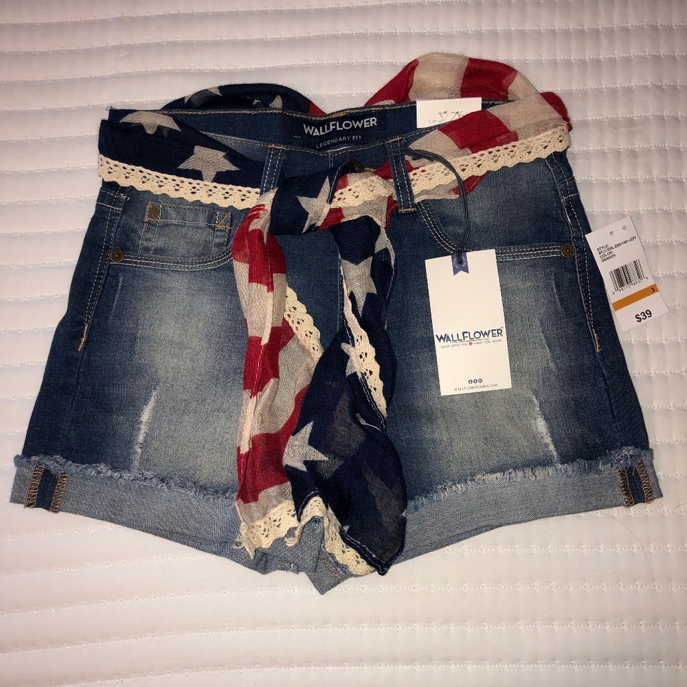 All flower shorts size 3